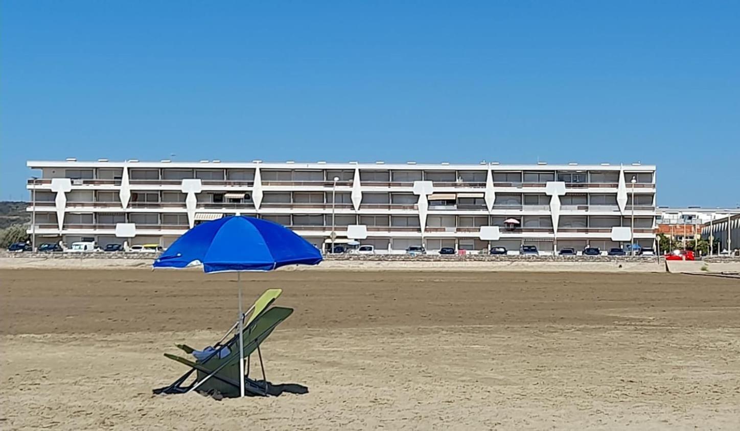 Sur La Plage بورت-لا-نوفيل المظهر الخارجي الصورة